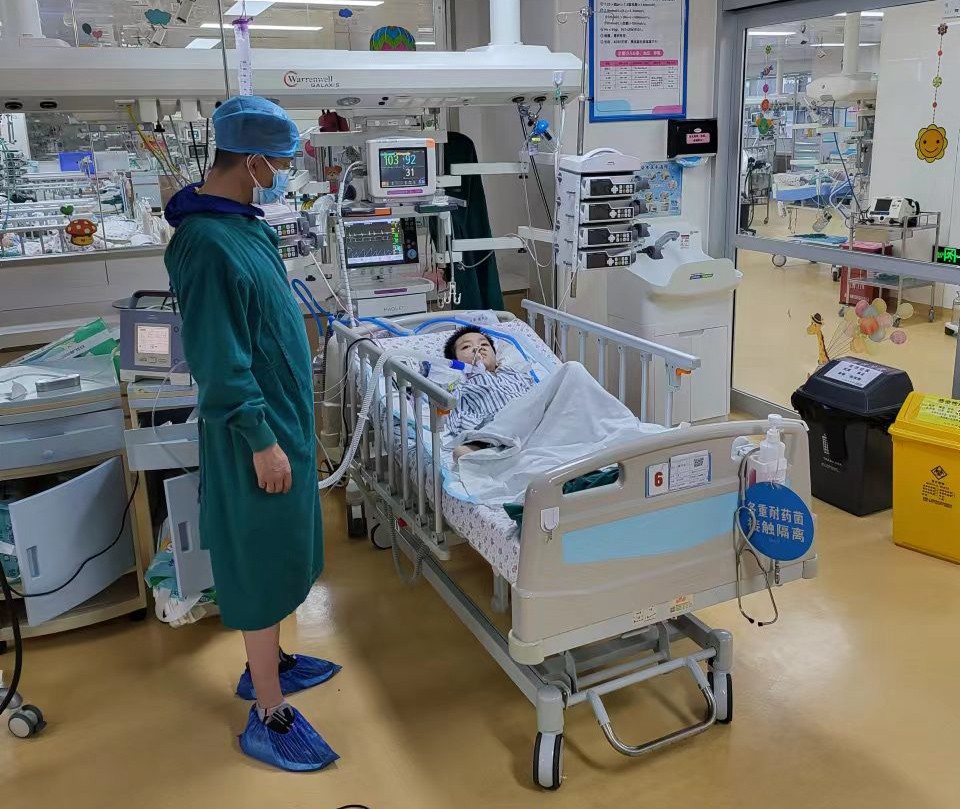 高密市跨省救护车出租公司